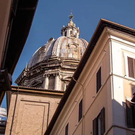Navona Little